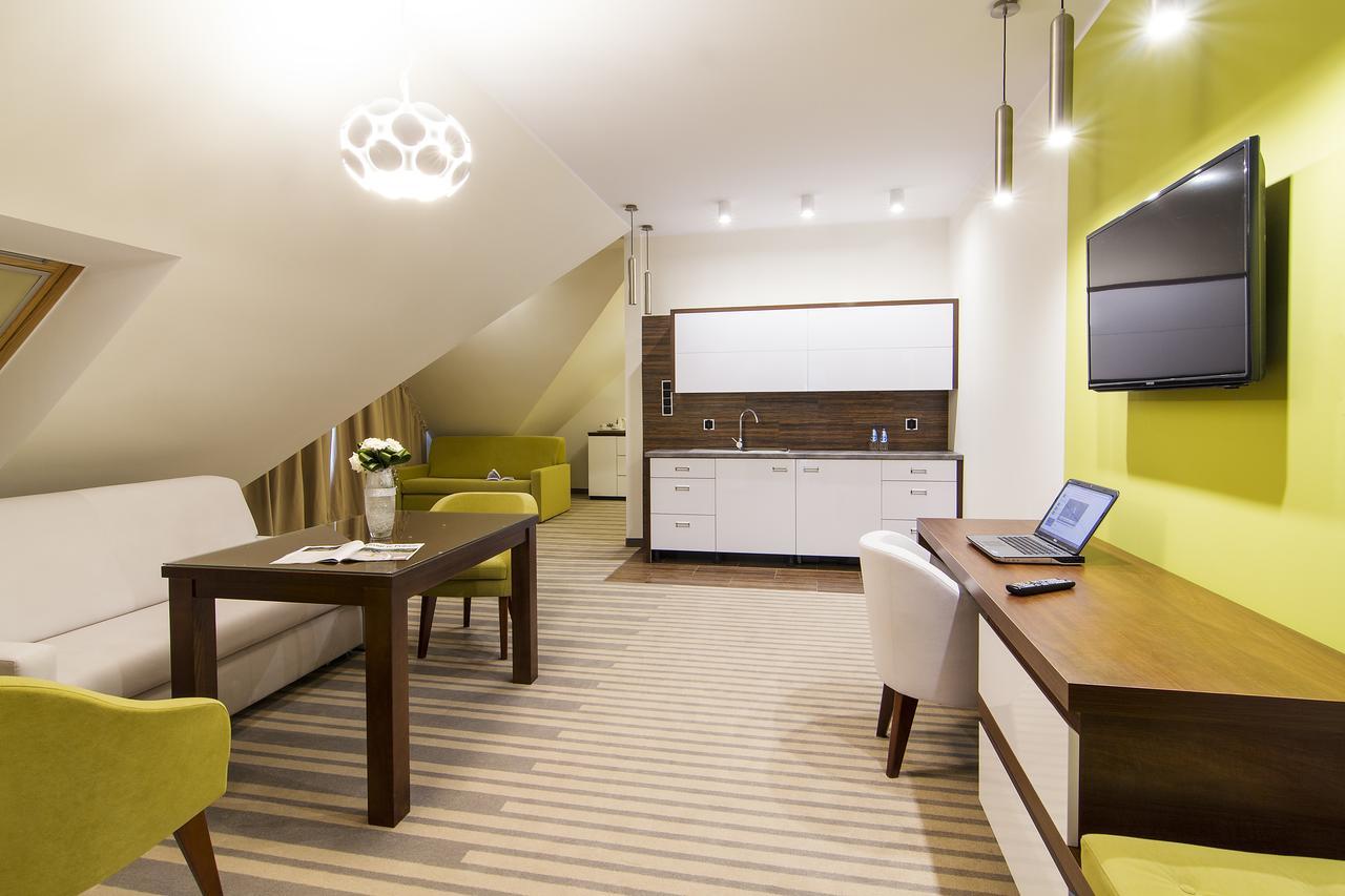 Hotel Pory Roku Czysteblota Esterno foto