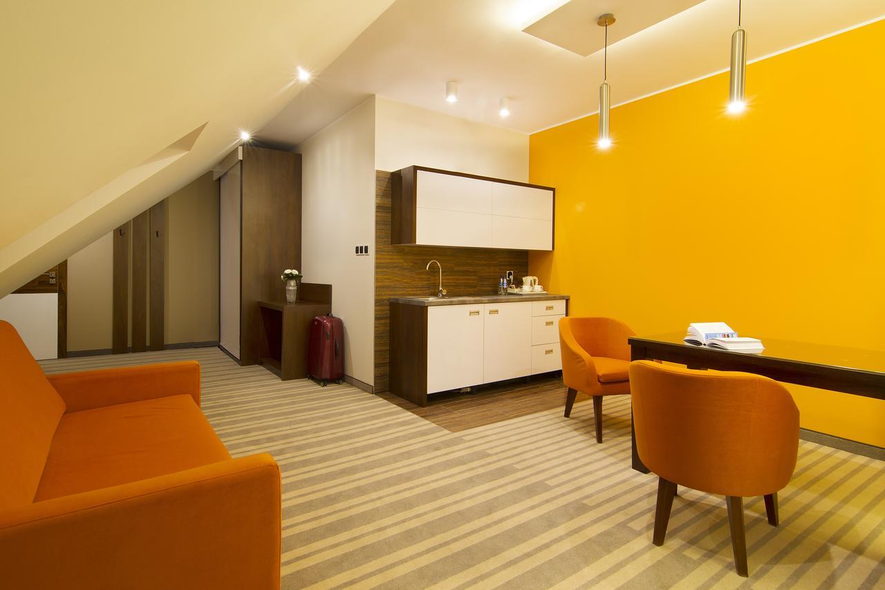 Hotel Pory Roku Czysteblota Esterno foto