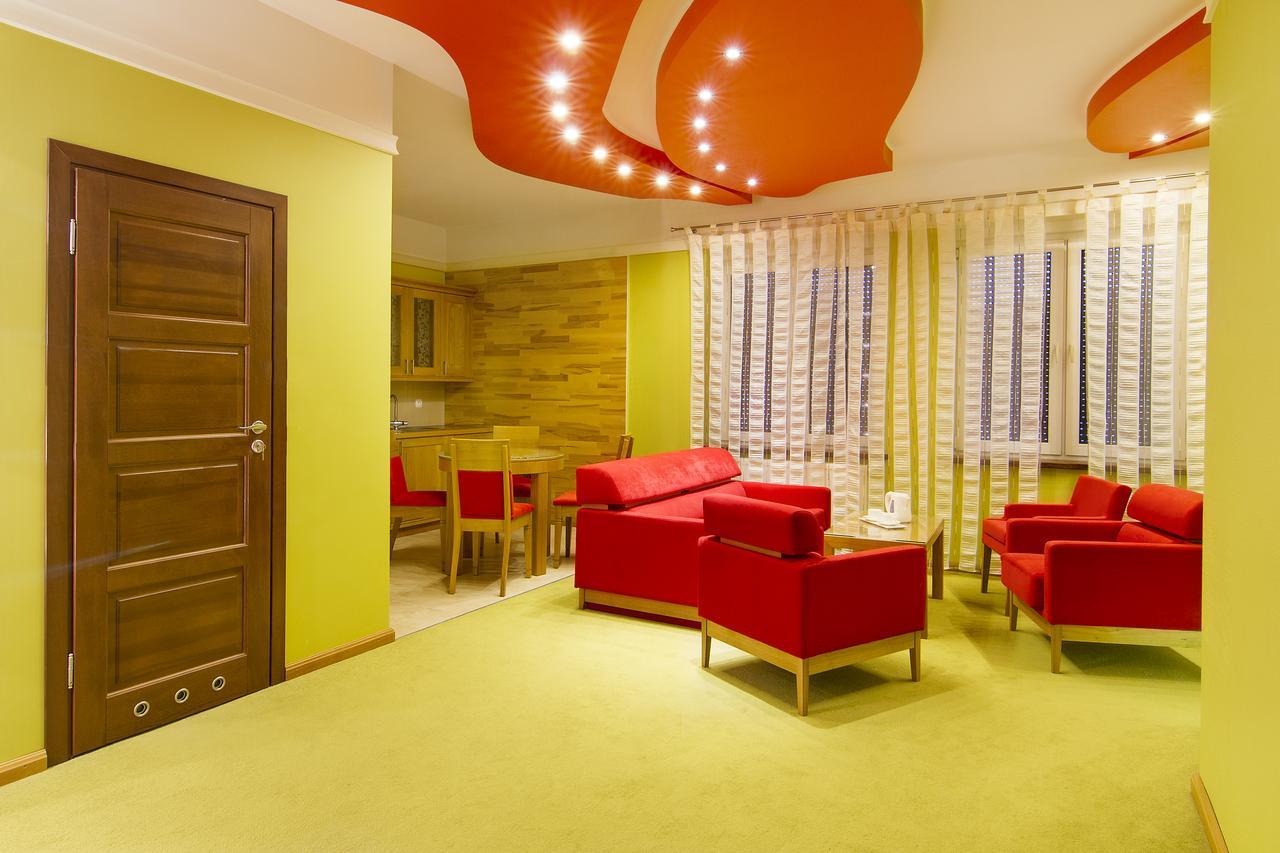 Hotel Pory Roku Czysteblota Esterno foto