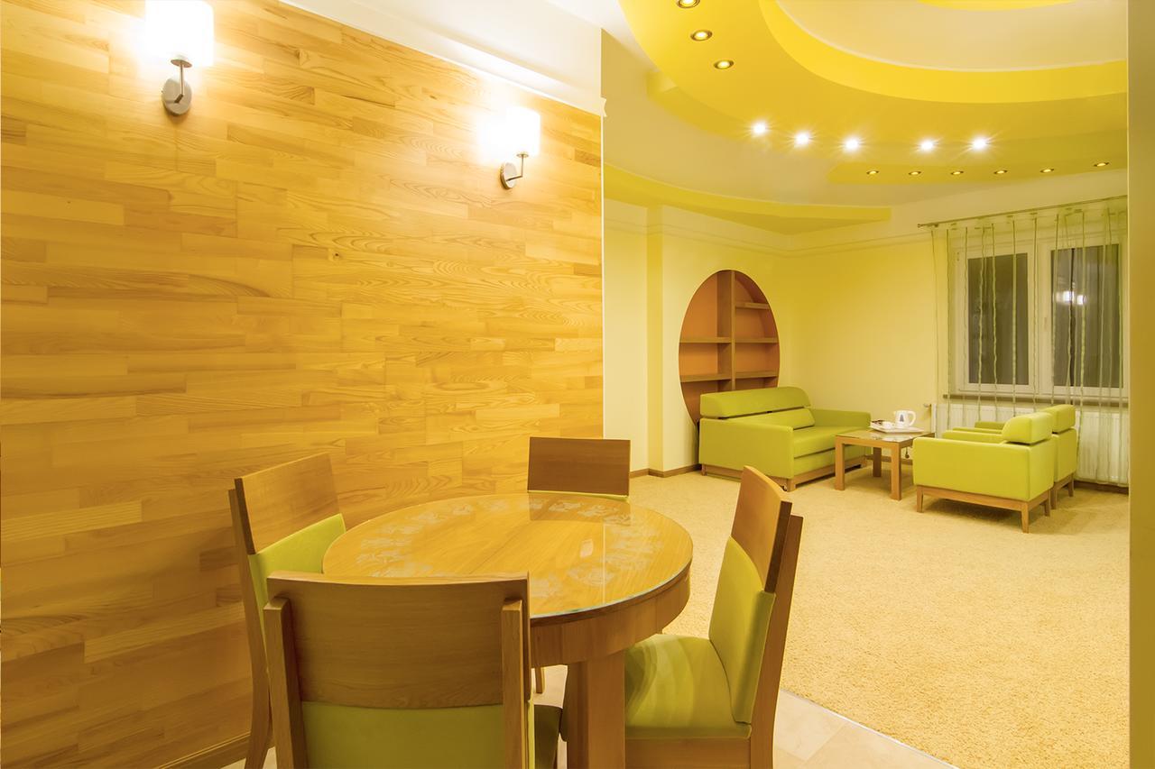 Hotel Pory Roku Czysteblota Esterno foto